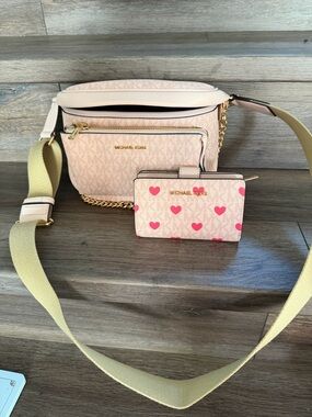 Michael Kors Pale Pink Signature Crossbody with Heart Card Case